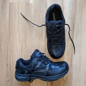 Vionic | Orthaheel Black Walker 11 2E